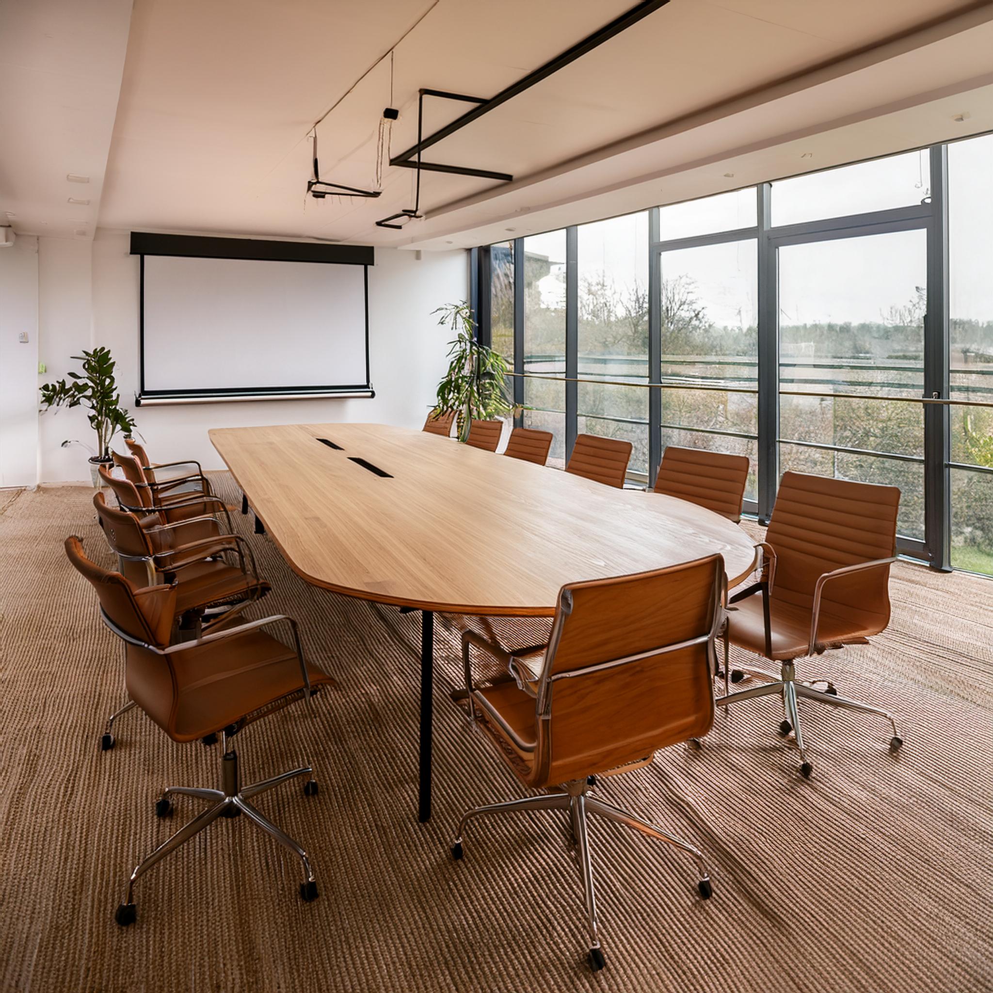 Steuerberatungsgespräch in modernem Büro